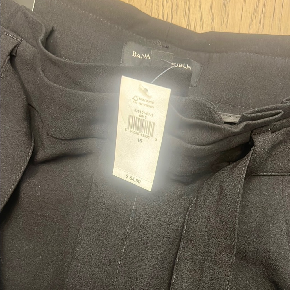 Banana Republic High Waist Black Shorts - Picture 3 of 4